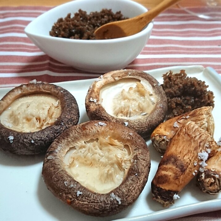 焼きどんこ椎茸 ごぼうそぼろ添え＆ごぼうおにぎり